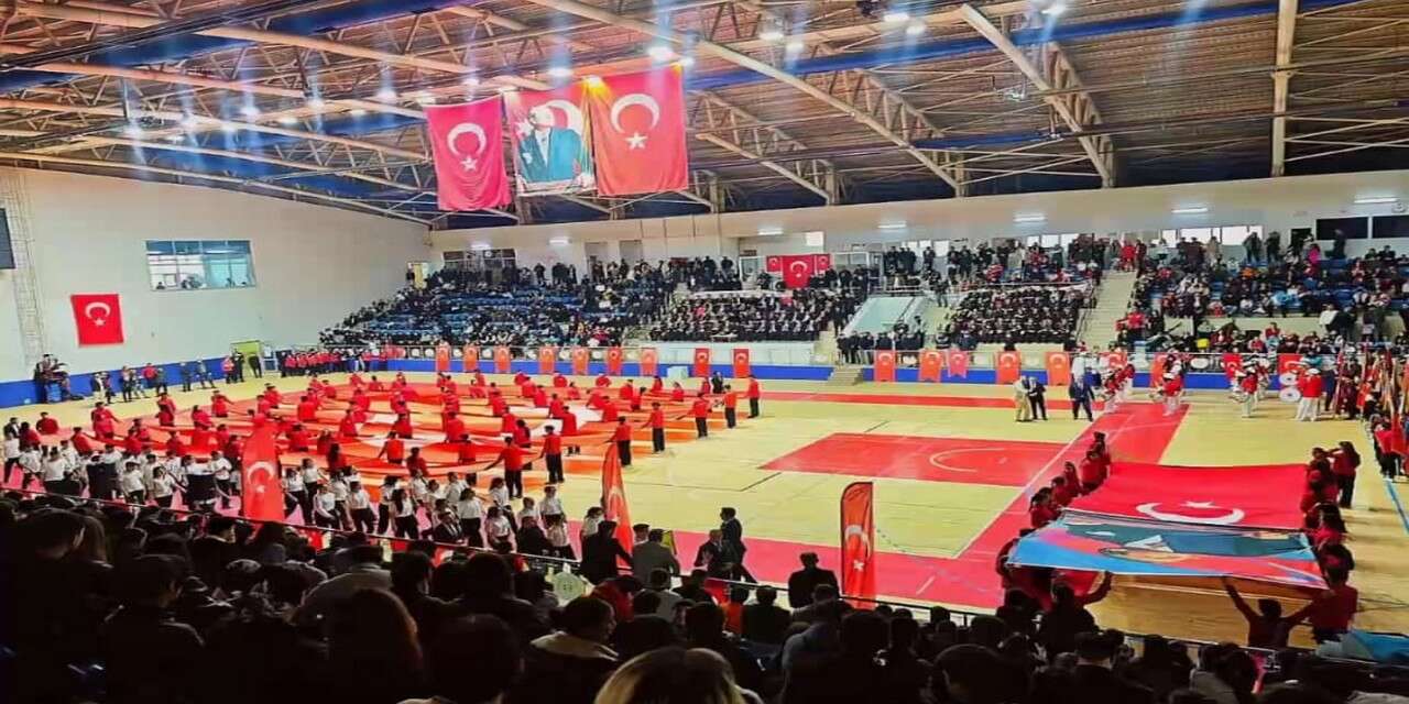 Hakkari’de Cumhuriyet’in 103.Yılı Coşkuyla kutlandı