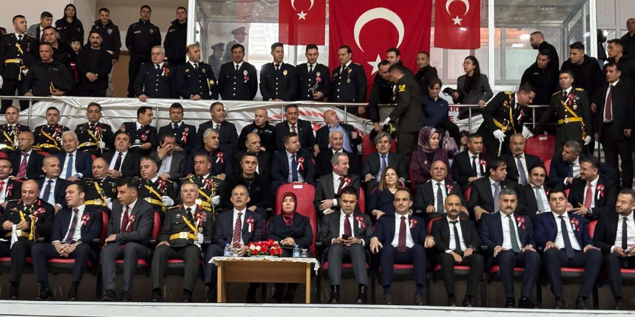Hakkari’de Cumhuriyet’in 103.Yılı Coşkuyla kutlandı