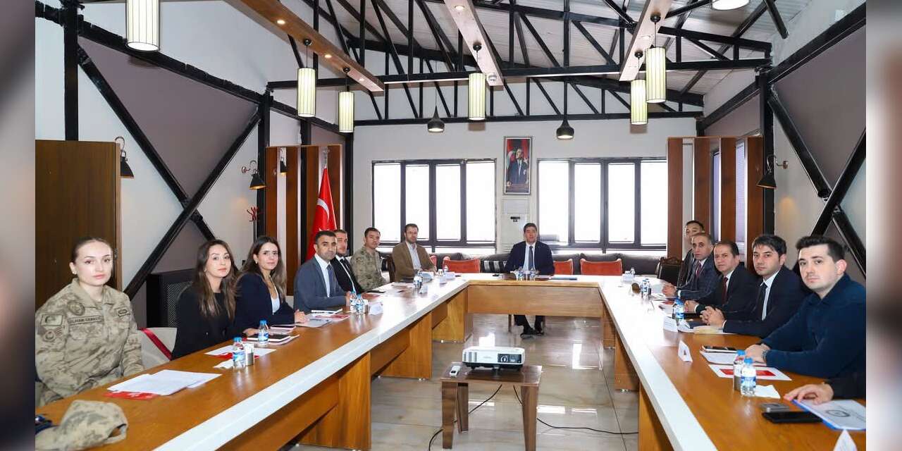 Şemdinli’de kadın ve çocukların korunması masaya yatırıldı