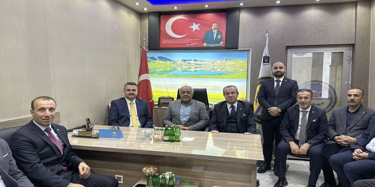 AK Parti Heyetinden Yüksekova esnaf kooperatifine ziyaret