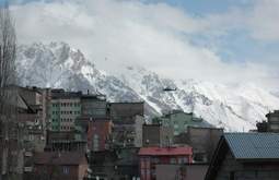 HAKKARİ DE HELİKOPTER HAREKETLİLİĞİ