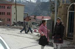 VATANDAŞLAR BELEDİYEYİ DİNLEMİYOR