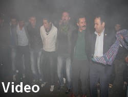Hakkari'de ilk Newroz ateşi yakıldı