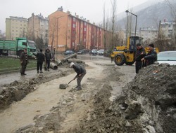 Öğrenciler iş makineleri ile taşındı