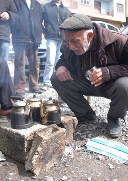 ELEKTRİK YOK TAŞ OCAKLAR VAR..