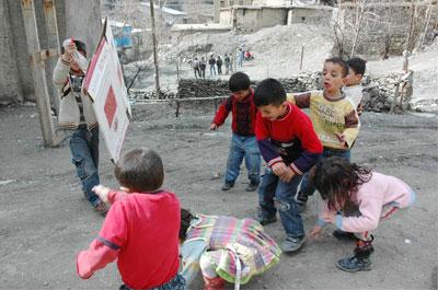 ÇOCUKLARIN GÖSTERİCİ POLİS OYUNU