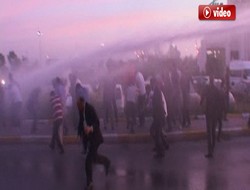 Akil insanlar protestosuna polis müdahalesi