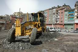 BELEDİYE BAHAR TEMİZLİĞİ BAŞLATTI