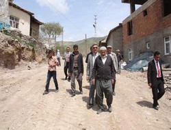 Hakkari'de yol genişletme çalışmaları