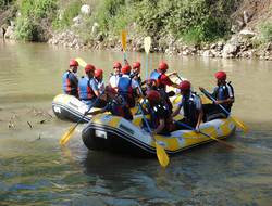 Şemdinli'de rafting heyecanı