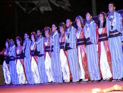Hakkari'de halk oyunları heyecanı