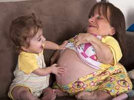 66 SANTİMLİK ANNE YENİDEN HAMİLE