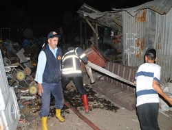 Hakkari'deki hurdalıkta yangın...
