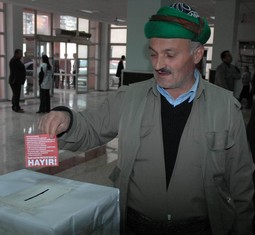 YASA TASARISI İÇİN OY KULLANDILAR