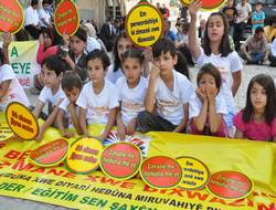 Hakkari'de "anadil" yürüyüşü