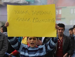 Yeni mahallede yol isyanı