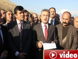 Halk Hatso öncülüğünde sınıra yürüdü,,,