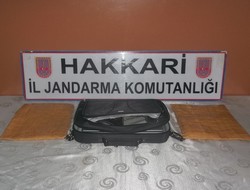 B. çantasında uyuşturucu bulundu,,,