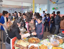 Yetim çocuklar yararına kermes