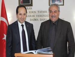 Duhok Valisi Koçer Hakkari'de