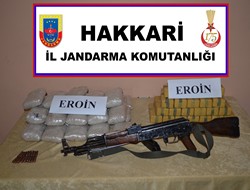 Y.ova'da silah ve uyuşturucu ele geçirildi