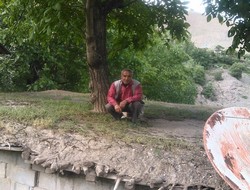 Bu evin içinde ceviz ağacı geçiyor