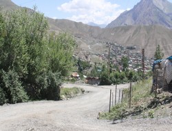 Bağlar mahallesi asfaltlı yol istiyor