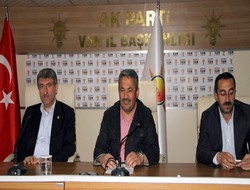 Van AKP'den istifa depremi