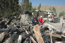 BÜTÜN BİRİKİMLERİ YANGINDA KÜL OLDU