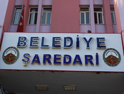 Belediye'den çift dilli tabela