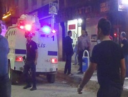 Başkan Kahraman'ın aracına saldırı!