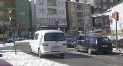 TRAFİK IŞIKLARI SÜS OLARAK KALDI