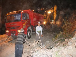 Belediye’den gece mesaisi