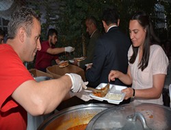 Zozani " Orucunu vatandaşlarla açtı",,,