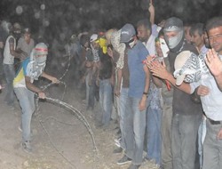 'Sınırlar' aşıldı, yüzlerce kişi Kobanê'de