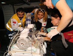 Askeri helikopter yeni doğan için havalandı,,,,