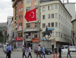 Hakkari'de bayraklar yarıya indirildi,,,,