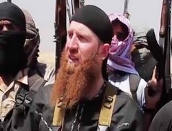 IŞİD çetelerisakallarını kestiriyor