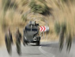 Askeri araç devrildi 25 yaralı