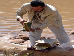 5 çuval dolusu Kur'an-ı Kerim suya atıldı