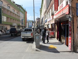 Hakkari'de kepenkler açıldı