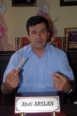 Köy tazminatı alan galeriye koşuyor