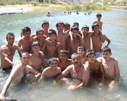 Burası Antalya Değil Hakari Erziki