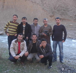 GAZETECİLER KIRLARDA STRES ATTI