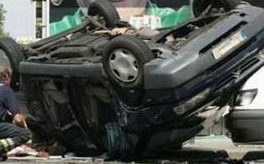 HAKKARİ'DE TRAFİK KAZASI 4 YARALI