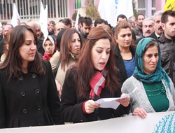 KESK hasta tutsaklar için yürüdü