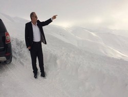 Belde yolunda hummalı çalışma