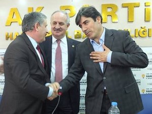 Hakkari AK Parti'de devir teslim töreni