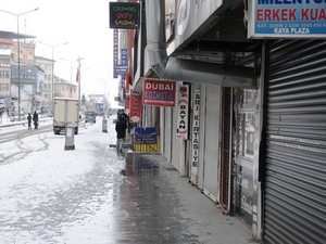 Hakkari'de Öcalan için kepenkler açılmadı