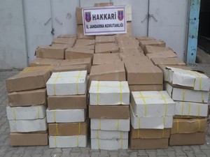 Hakkari'de bin 700 kilo kaçak yağ ele geçirildi